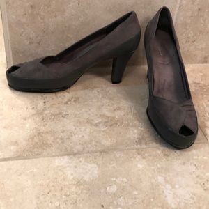 Aerosoles Suede Peep-Toe 11